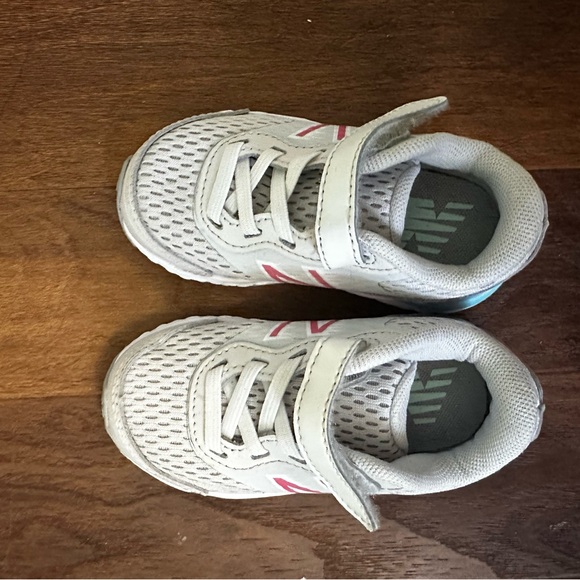 Baby Girl New Balance Sneaker - Picture 2 of 4